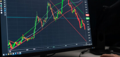 Trend Lines in Forex Trading: A Comprehensive Guide to Identification and Application